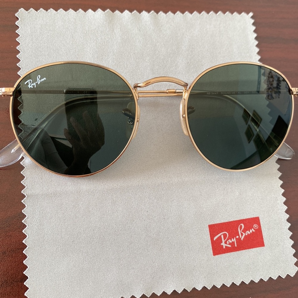 Round Ray bans sunglasses! Brand new! Comes with case, booklet, and dust cloth